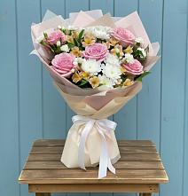 Букет цветов из:  Гвоздики, Орхидеи и Розы в Донском Тамбовская область