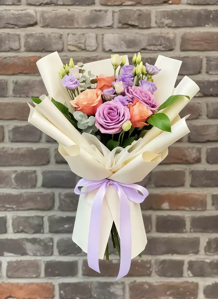 Букет цветов из: Лизиантусы и Розы в Донском Тамбовская область