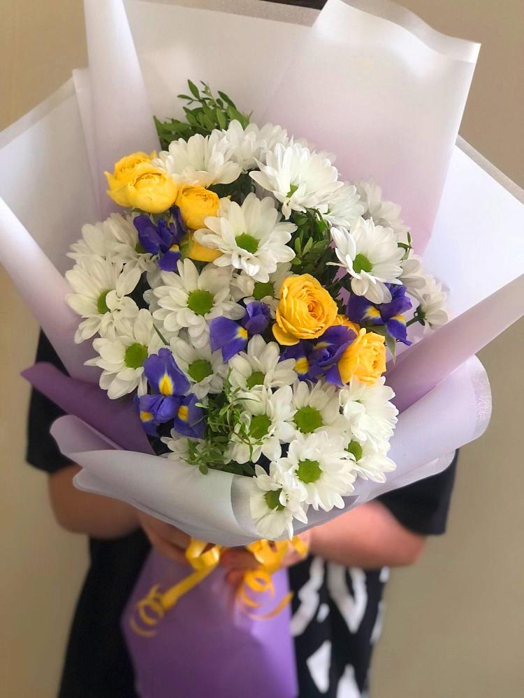 Букет цветов из: Ирисы, Хризантемы и Розы в Донском Тамбовская область