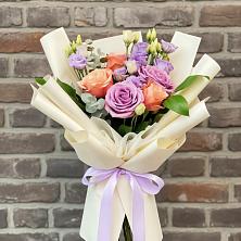 Букет цветов из:  Лизиантусы и Розы в Донском Тамбовская область