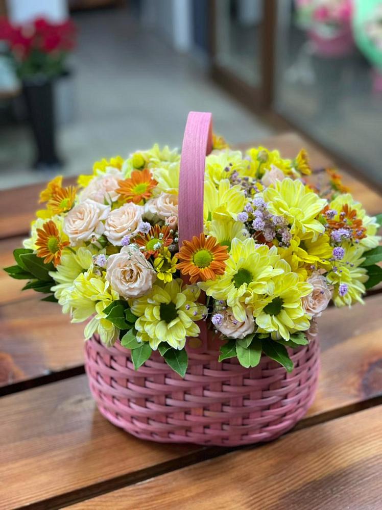 Цветочная композиция из Хризантемы и Розы в корзине в Донском Тамбовская область