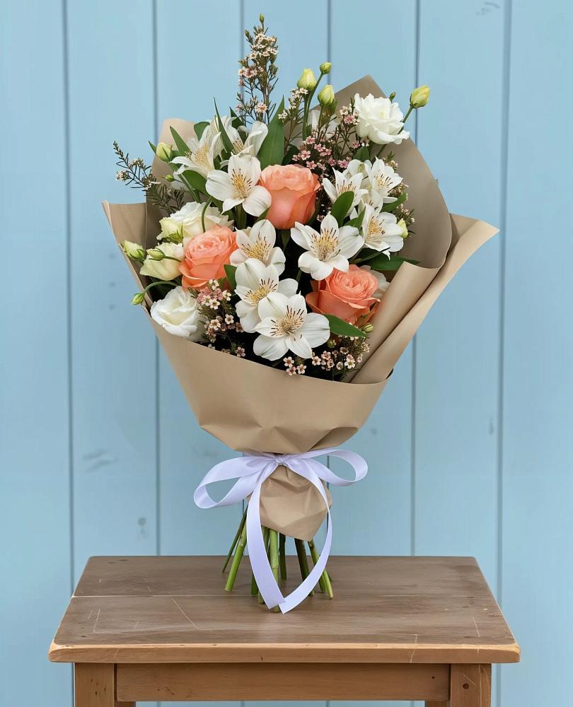 Букет цветов из: Альстромерии, Лизиантусы, Розы и Хризантемы в Донском Тамбовская область